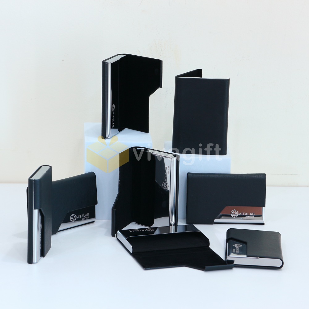Mẫu hộp đựng namecard bằng da khắc laser Mẫu hộp đựng namecard bằng da khắc laser